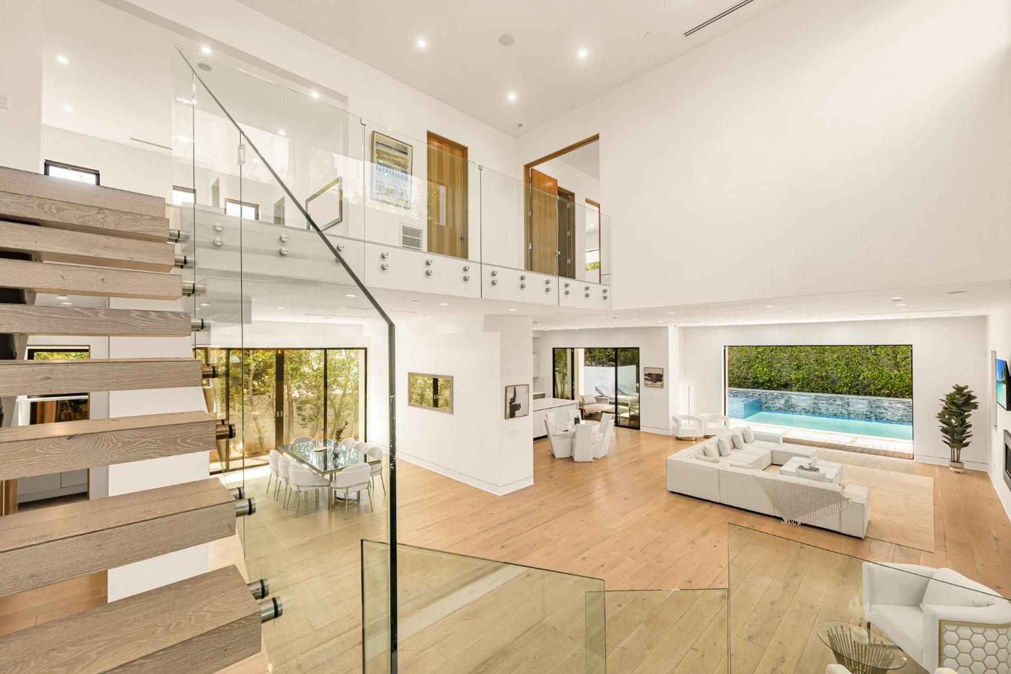 Villa Luxurious Retreat - Modern House With Pool *