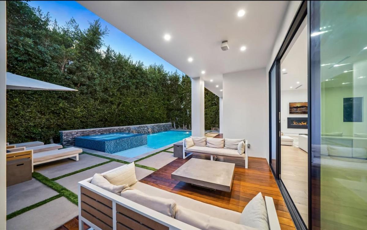 Villa Luxurious Retreat - Modern House With Pool *