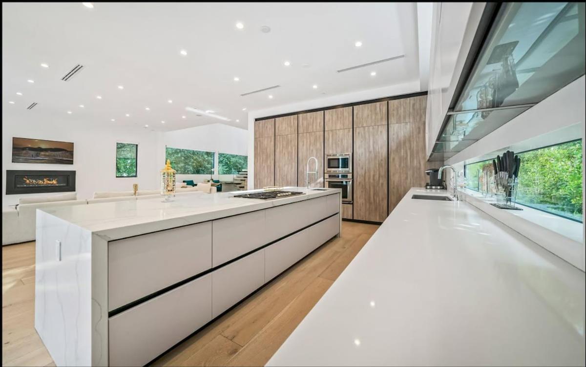 Villa Luxurious Retreat - Modern House With Pool Los Angeles